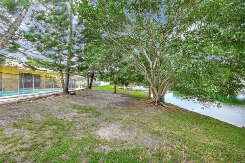 Casa en venta en Miami Lakes, Florida, 4 dormitorios, 180.23 m2 № 1927218 - foto 20