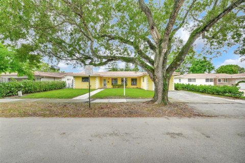 Casa en venta en Miami Lakes, Florida, 4 dormitorios, 180.23 m2 № 1927218 - foto 5