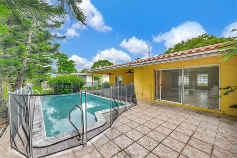 Casa en venta en Miami Lakes, Florida, 4 dormitorios, 180.23 m2 № 1927218 - foto 14