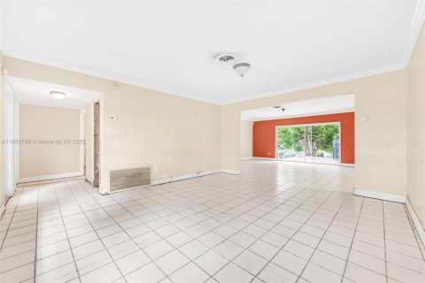 Casa en venta en Miami Lakes, Florida, 4 dormitorios, 180.23 m2 № 1927218 - foto 25