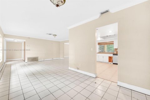 Casa en venta en Miami Lakes, Florida, 4 dormitorios, 180.23 m2 № 1927218 - foto 27