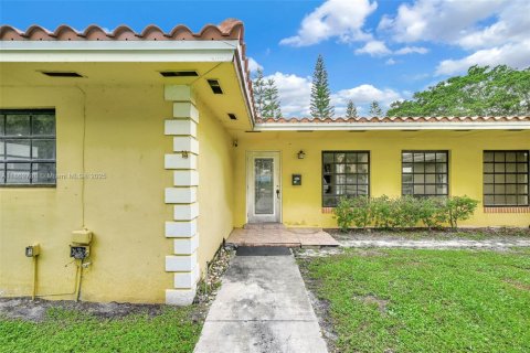 Casa en venta en Miami Lakes, Florida, 4 dormitorios, 180.23 m2 № 1927218 - foto 6