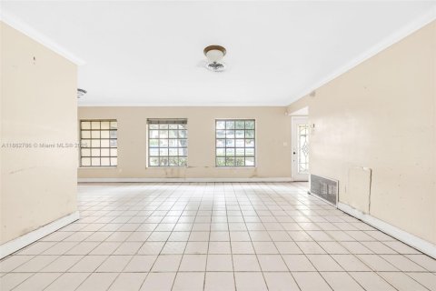 Casa en venta en Miami Lakes, Florida, 4 dormitorios, 180.23 m2 № 1927218 - foto 24