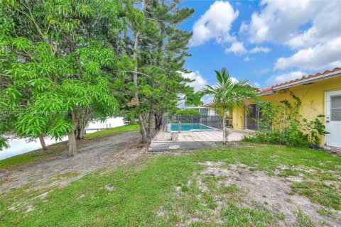 Casa en venta en Miami Lakes, Florida, 4 dormitorios, 180.23 m2 № 1927218 - foto 16