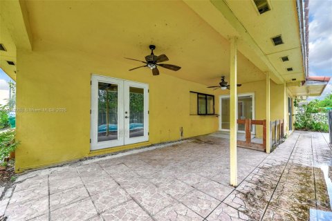 Casa en venta en Miami Lakes, Florida, 4 dormitorios, 180.23 m2 № 1927218 - foto 9