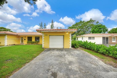 Casa en venta en Miami Lakes, Florida, 4 dormitorios, 180.23 m2 № 1927218 - foto 2