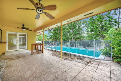 Casa en venta en Miami Lakes, Florida, 4 dormitorios, 180.23 m2 № 1927218 - foto 7