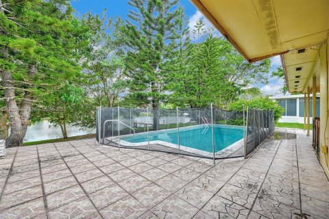 Casa en venta en Miami Lakes, Florida, 4 dormitorios, 180.23 m2 № 1927218 - foto 12