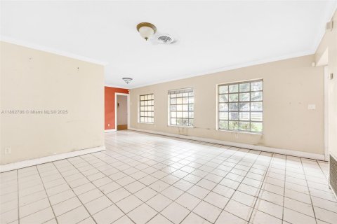 Casa en venta en Miami Lakes, Florida, 4 dormitorios, 180.23 m2 № 1927218 - foto 23