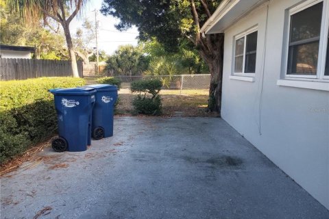 House in Bradenton, Florida 3 bedrooms, 115.2 sq.m. № 2393991 - photo 4