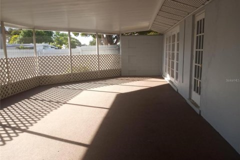 House in Bradenton, Florida 3 bedrooms, 115.2 sq.m. № 2393991 - photo 2