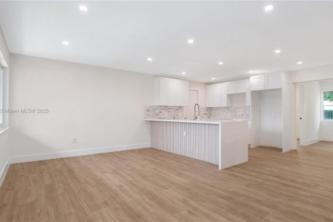 Купить виллу или дом в Санрайз, Флорида 3 спальни, 110.27м2, № 1924919 - фото 24