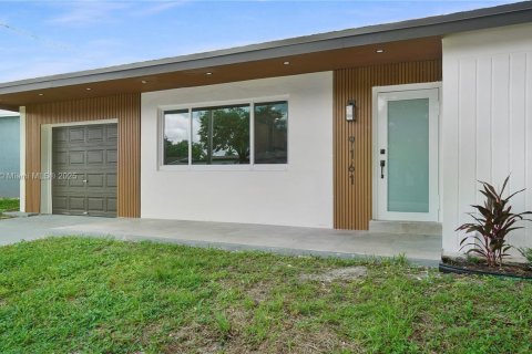 Дом в Санрайз, Флорида 3 спальни, 110.27м2 № 1924919
