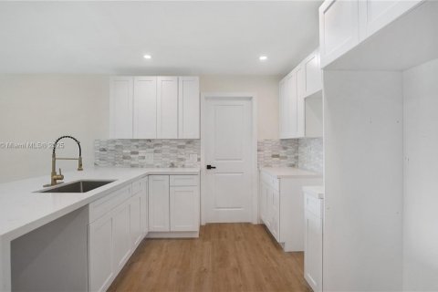 Купить виллу или дом в Санрайз, Флорида 3 спальни, 110.27м2, № 1924919 - фото 25