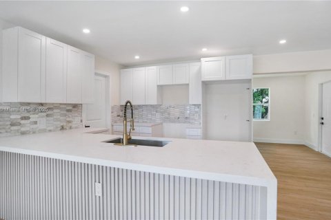 Купить виллу или дом в Санрайз, Флорида 3 спальни, 110.27м2, № 1924919 - фото 5