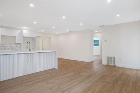 Купить виллу или дом в Санрайз, Флорида 3 спальни, 110.27м2, № 1924919 - фото 4