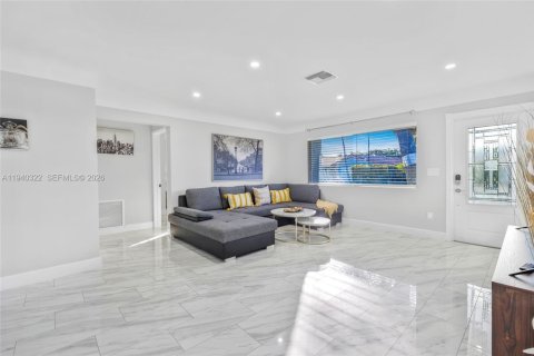 Купить виллу или дом в Форт-Лодердейл, Флорида 4 спальни, 184.32м2, № 2053874 - фото 10