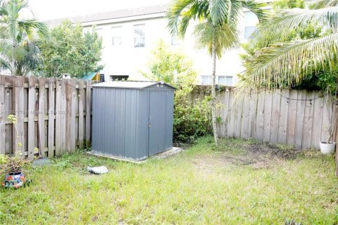 Снять в аренду таунхаус в Хомстед, Флорида 3 спальни, 123.37м2, № 1949787 - фото 17