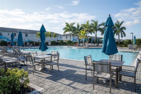 Снять в аренду таунхаус в Хомстед, Флорида 3 спальни, 123.37м2, № 1949787 - фото 20