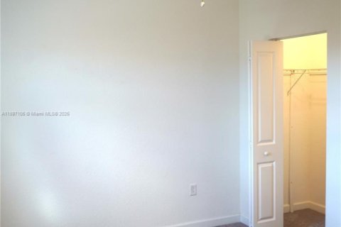 Снять в аренду таунхаус в Хомстед, Флорида 3 спальни, 123.37м2, № 1949787 - фото 11