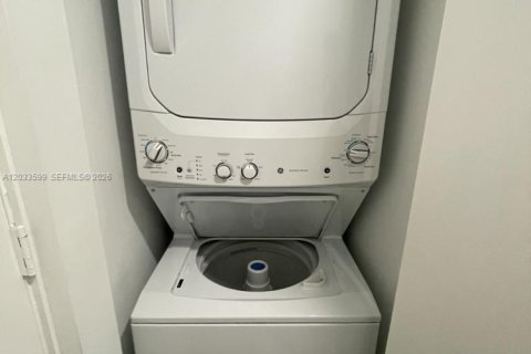 Купить кондоминиум в Майами, Флорида 1 спальня, 57.6м2, № 2253224 - фото 14