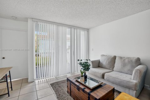 Copropriété à vendre à Doral, Floride: 2 chambres, 102.66 m2 № 2028716 - photo 5