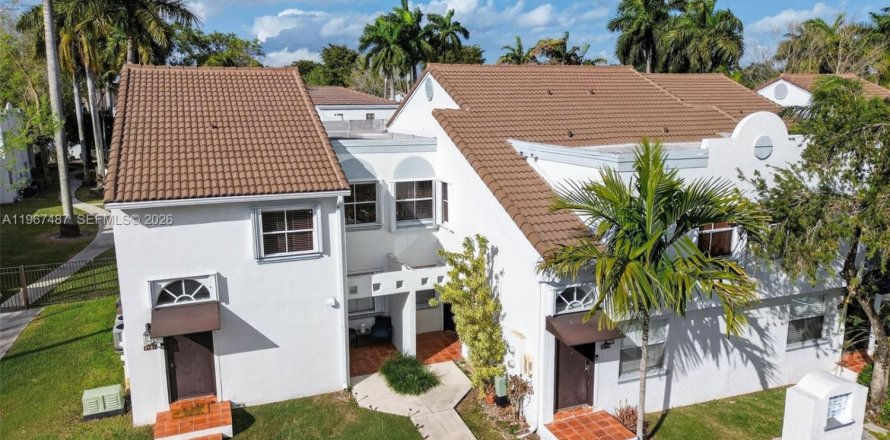 Condo à Doral, Floride, 2 chambres № 2028716