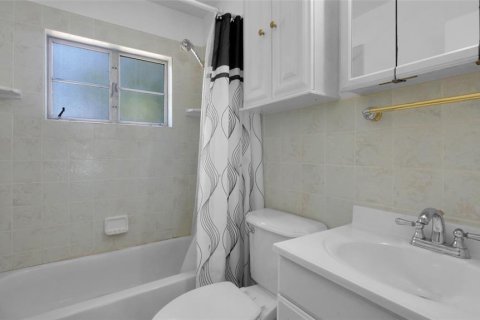 Villa ou maison à vendre à Gulfport, Floride: 2 chambres, 81.75 m2 № 1642118 - photo 13