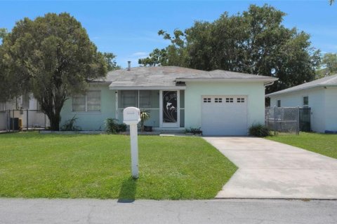 Villa ou maison à vendre à Gulfport, Floride: 2 chambres, 81.75 m2 № 1642118 - photo 1