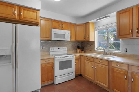 Villa ou maison à vendre à Gulfport, Floride: 2 chambres, 81.75 m2 № 1642118 - photo 9