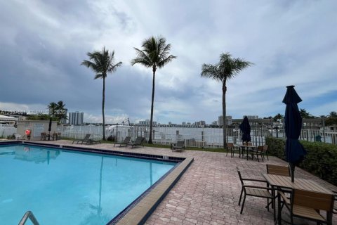 Copropriété à louer à North Miami Beach, Floride: 1 chambre, 78.22 m2 № 2334608 - photo 20