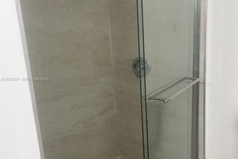 Copropriété à louer à North Miami Beach, Floride: 1 chambre, 78.22 m2 № 2334608 - photo 27