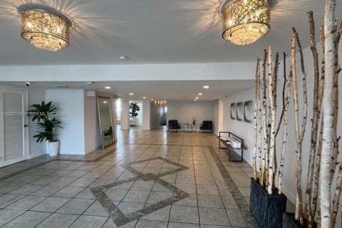 Copropriété à louer à North Miami Beach, Floride: 1 chambre, 78.22 m2 № 2334608 - photo 17