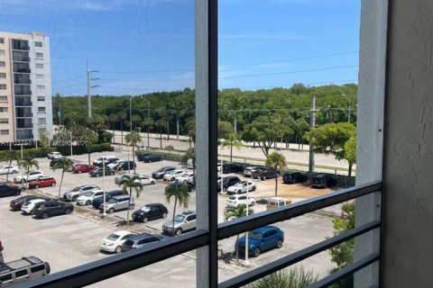 Copropriété à louer à North Miami Beach, Floride: 1 chambre, 78.22 m2 № 2334608 - photo 13