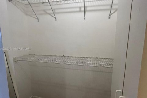 Copropriété à louer à North Miami Beach, Floride: 1 chambre, 78.22 m2 № 2334608 - photo 5