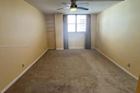 Copropriété à louer à North Miami Beach, Floride: 1 chambre, 78.22 m2 № 2334608 - photo 7