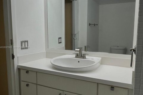 Copropriété à louer à North Miami Beach, Floride: 1 chambre, 78.22 m2 № 2334608 - photo 15