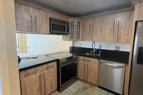Copropriété à louer à North Miami Beach, Floride: 1 chambre, 78.22 m2 № 2334608 - photo 10