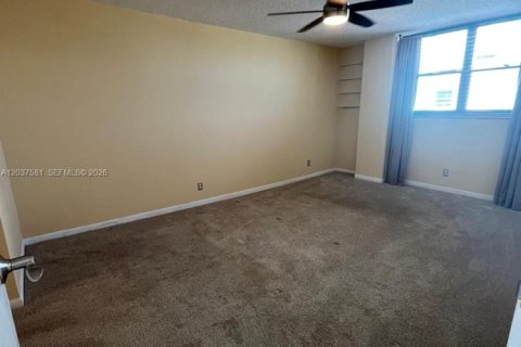 Copropriété à louer à North Miami Beach, Floride: 1 chambre, 78.22 m2 № 2334608 - photo 8