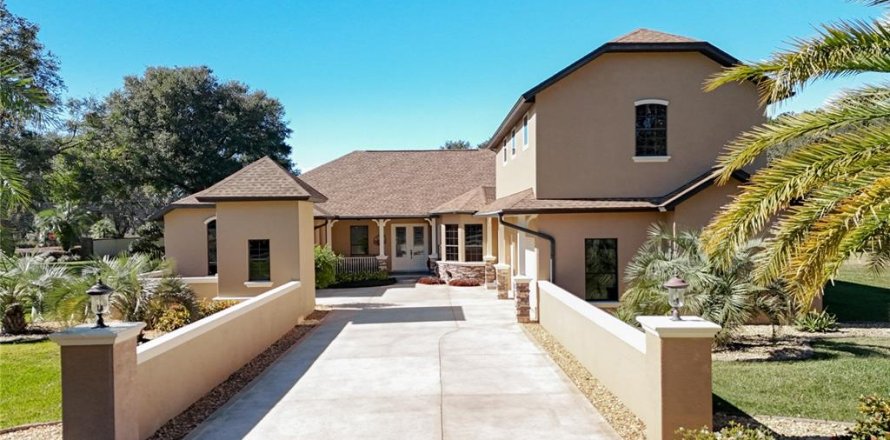 Casa en Umatilla, Florida 4 dormitorios, 364.83 m2 № 1544084