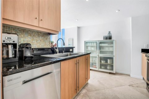 Купить кондоминиум в Майами-Бич, Флорида 2 спальни, 134.24м2, № 1974742 - фото 10