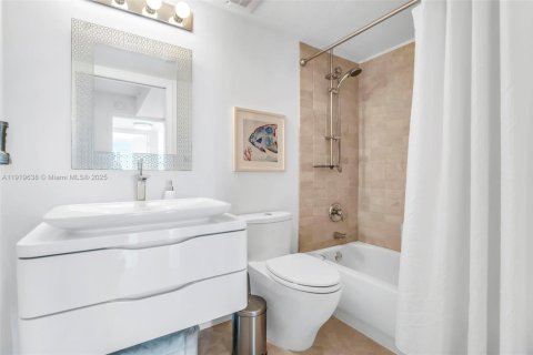 Купить кондоминиум в Майами-Бич, Флорида 2 спальни, 134.24м2, № 1974742 - фото 26