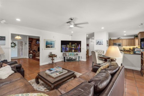 Casa en venta en Key Biscayne, Florida, 5 dormitorios, 325.99 m2 № 2057416 - foto 6