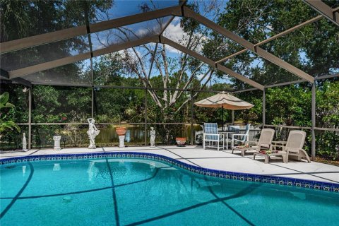 House in Tampa, Florida 3 bedrooms, 161.37 sq.m. № 2115546