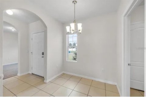 House in Lake Alfred, Florida 3 bedrooms, 148.64 sq.m. № 2115938 - photo 8