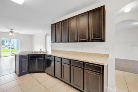 House in Lake Alfred, Florida 3 bedrooms, 148.64 sq.m. № 2115938 - photo 6