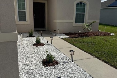 House in Lake Alfred, Florida 3 bedrooms, 148.64 sq.m. № 2115938 - photo 2