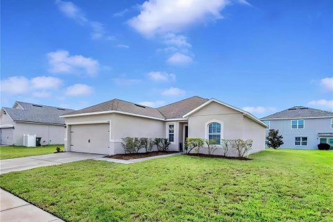 House in Lake Alfred, Florida 3 bedrooms, 148.64 sq.m. № 2115938