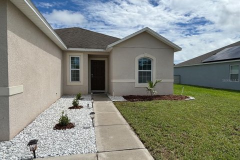 House in Lake Alfred, Florida 3 bedrooms, 148.64 sq.m. № 2115938 - photo 3