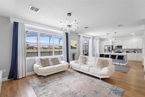 House in Kissimmee, Florida 6 bedrooms, 288.74 sq.m. № 1089672 - photo 17